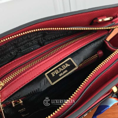 tui xach prada luxury 3 6