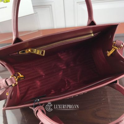 tui xach prada luxury 5 4