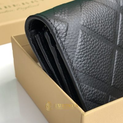 vi burberry nam gia re 3