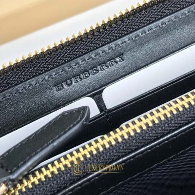 vi cam tay burberry 8