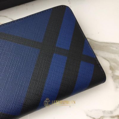 vi dai cam tay burberry nam 4