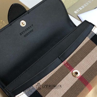 vi dai cam tay nu burberry 2 1