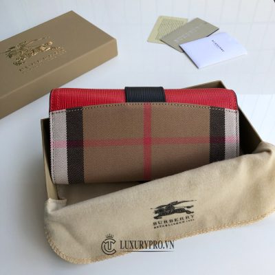 vi dai cam tay nu burberry 7 1