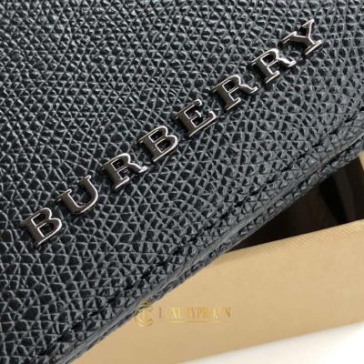 vi ngan burberry nam 5 4