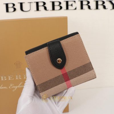 vi ngan burberry nu 2