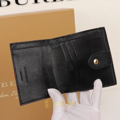 vi ngan burberry nu 3