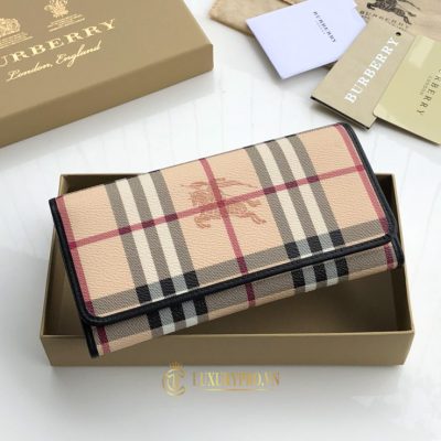 vi nu hang hieu burberry 2 3