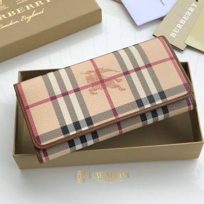 vi nu hang hieu burberry 3 4