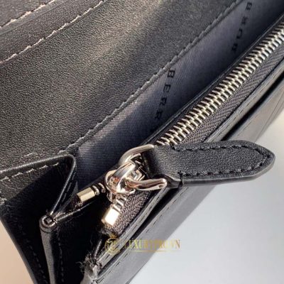 vi nu hang hieu burberry 4 1