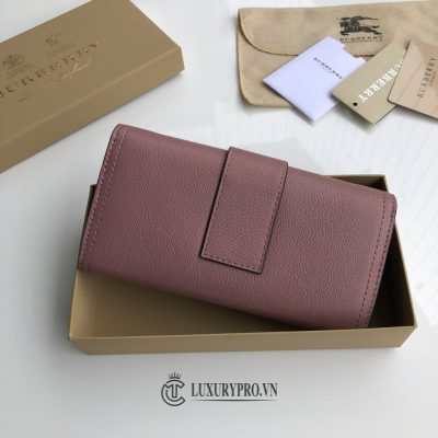 vi nu hang hieu burberry 4 12