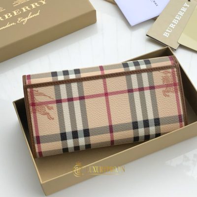 vi nu hang hieu burberry 6 4