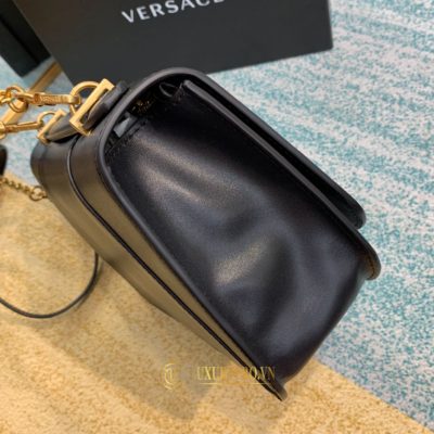 tui deo cheo nu versace 1 7