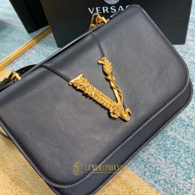 tui deo cheo nu versace 2 7