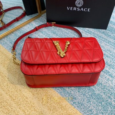 tui deo cheo nu versace 3