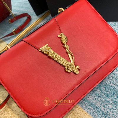 tui deo cheo nu versace 3 8