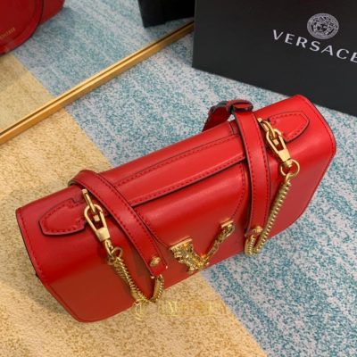 tui deo cheo nu versace 5 8