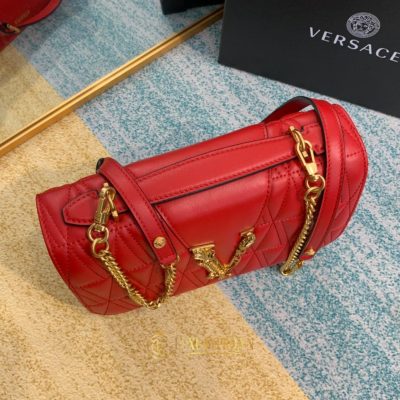 tui deo cheo nu versace 7