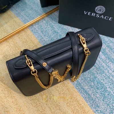 tui deo cheo nu versace 7 6