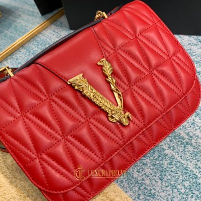 tui deo cheo nu versace 8