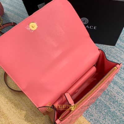 tui deo cheo versace 1 4