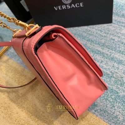 tui deo cheo versace 5 4