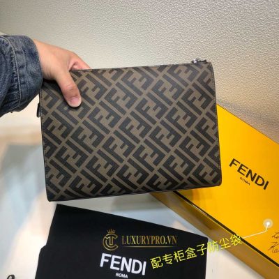 clutch fendi 5 2