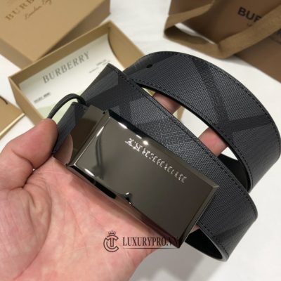 day nit burberry 4 2