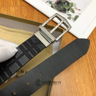 day nit burberry fake 3 1