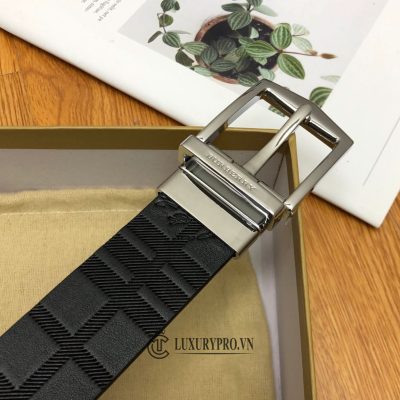 day nit burberry fake 4 1