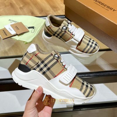 gia giay burberry chinh hang 3