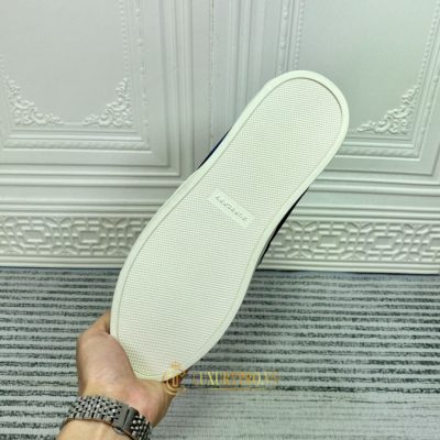 gia giay slip on burberry 1 2