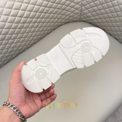 gia giay slip on burberry 4 2