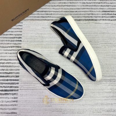 gia giay slip on burberry 5 3