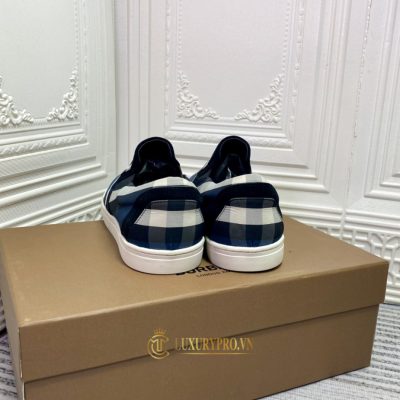 gia giay slip on burberry 7 2