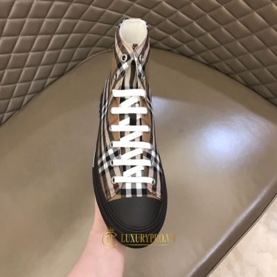giay burberry co cao 1