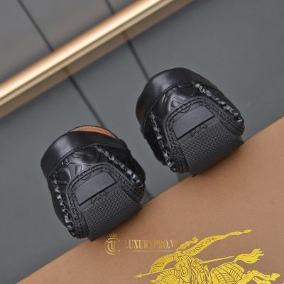 giay moca burberry 5