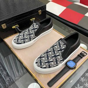 giày slip on burberry