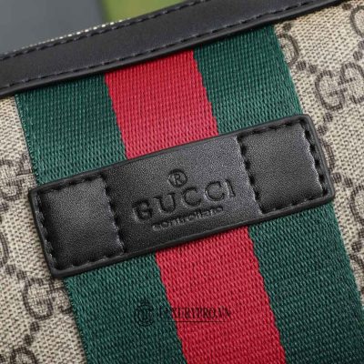 tui deo cheo gucci nam 1