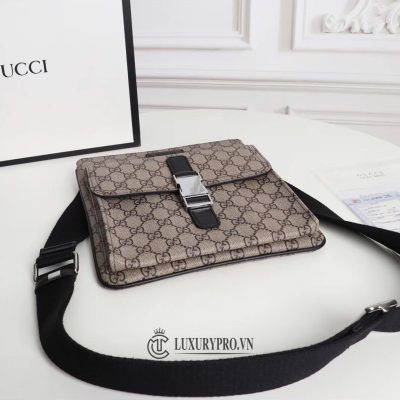 tui deo cheo nam gucci 5 3