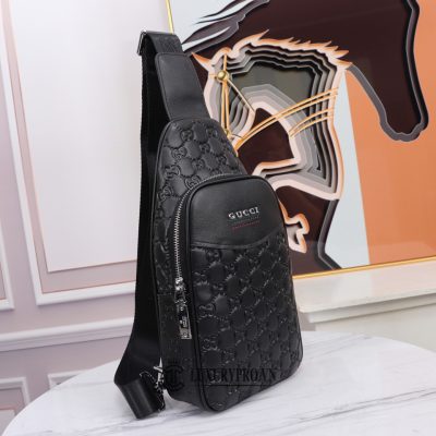 tui deo cheo nam gucci 8 5