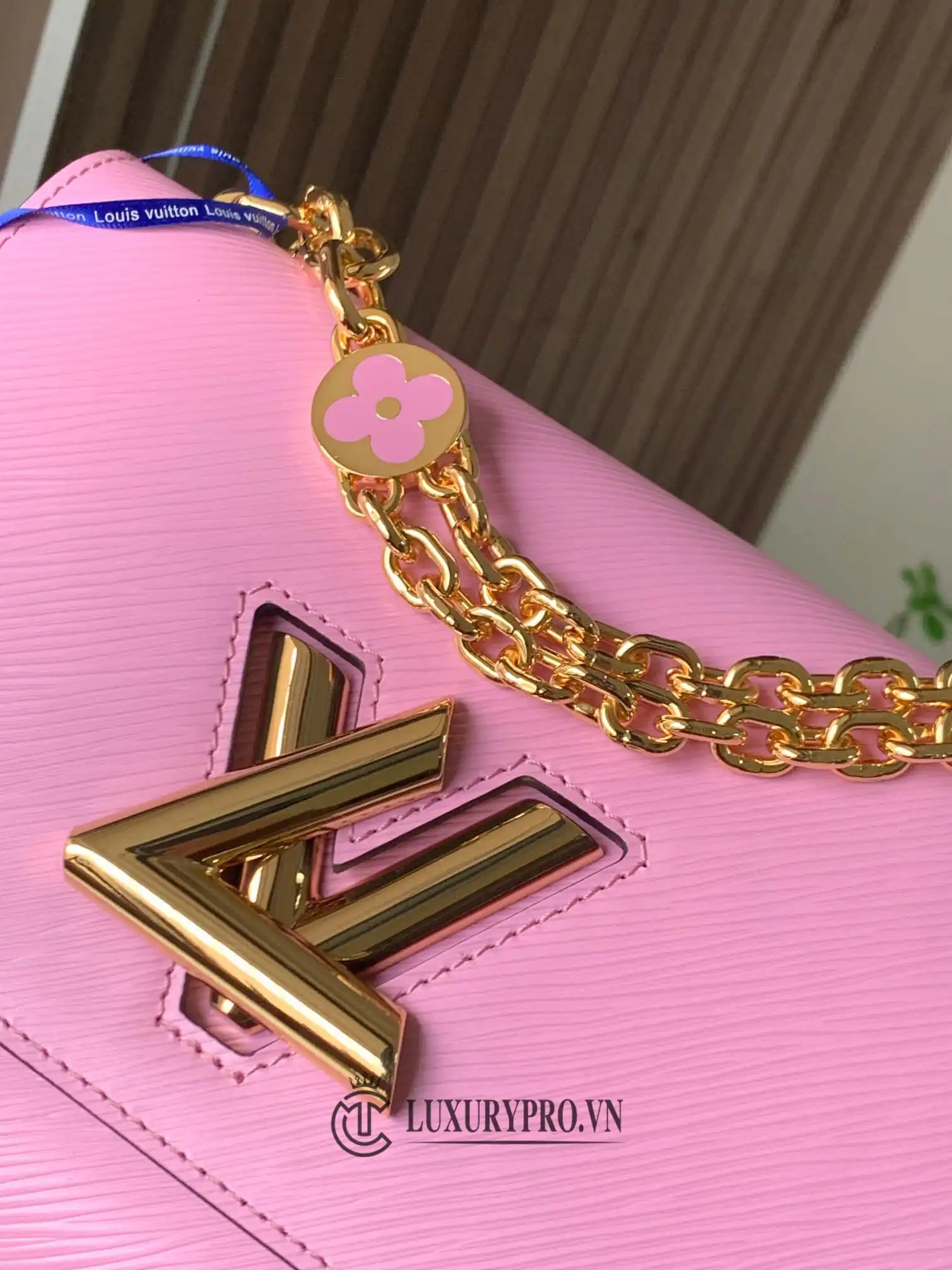 Túi xách LV nữ da xịn màu hồng tag vàng rep 1:1 chính hãng