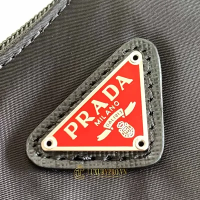 tui prada nu gia re 3 4