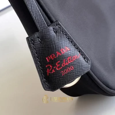 tui prada nu gia re 5 4