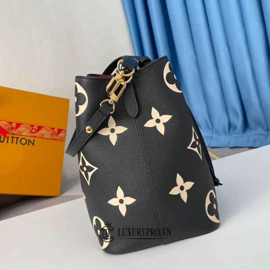 Túi xách Louis Vuitton nữ đeo chéo màu đen họa tiết cao cấp
