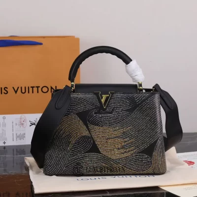 Túi xách Louis Vuitton chính hãng giá bao nhiêu