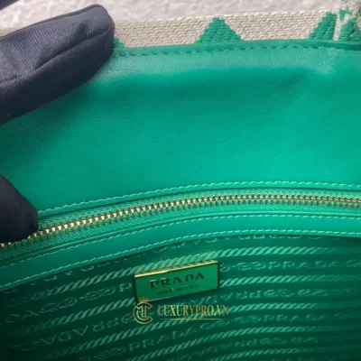 tui xach nu prada 4 1