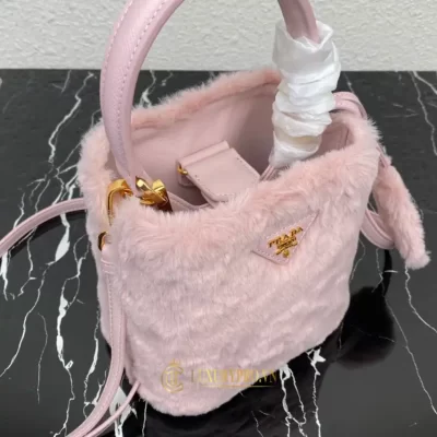 tui xach prada milano 4 3