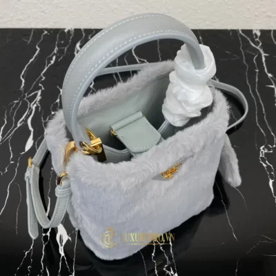 tui xach prada milano 5 2