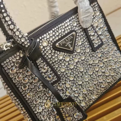 tui xach prada milano 5