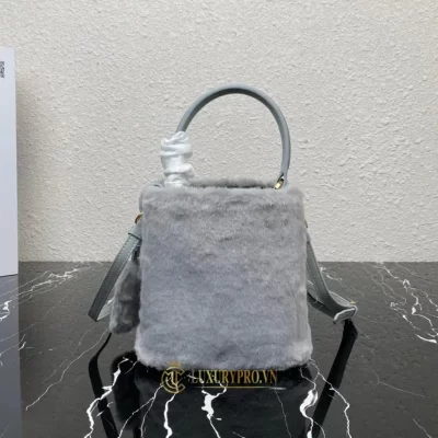 tui xach prada milano 6 2